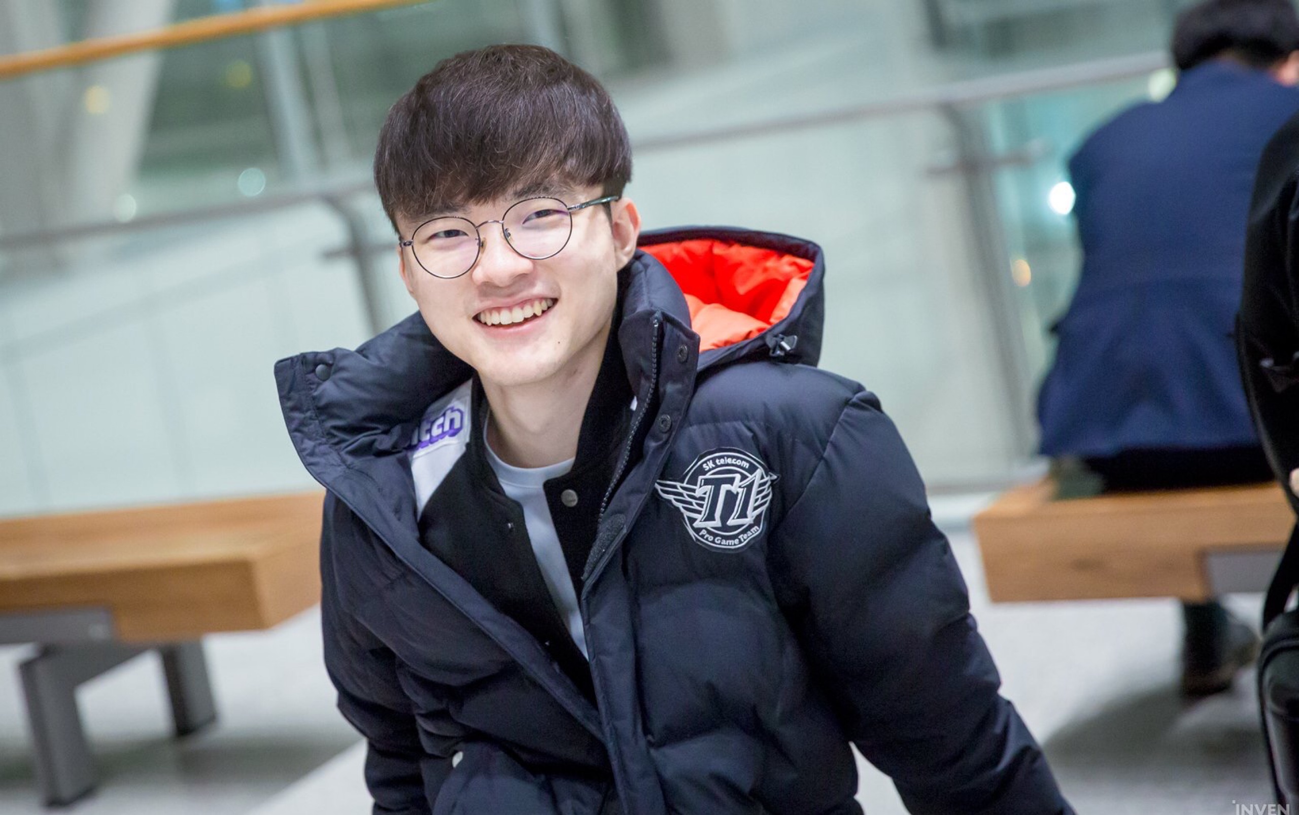 状态不对！G2成功复仇EDG，将他们送入败者组！G2 2-0 EDG